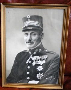 Zdjęcie w ramce oficera
