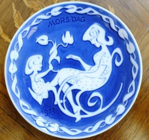 Talerz kobaltowy Dzień Matki 1973  Royal Copenhagen    