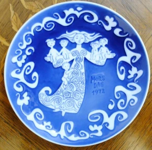Talerz kobaltowy Dzień Matki 1972  Royal Copenhagen 