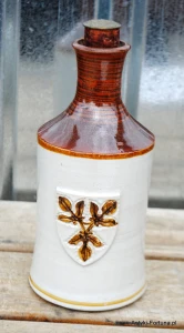 Butelka ceramiczna - Tarcza z herbem
