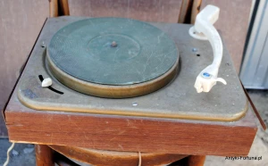 Stary gramofon  Toga