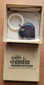 Dzwoneczek , grzechotka z 1944 r ---  H J Plet Hans Jensen