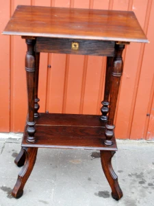 Stary stolik nr 5