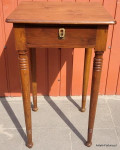 Stary stolik Nr 14