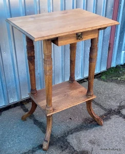 Stary stolik Nr 17