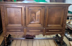 Stylowa komoda / kredens drewniany w stylu vintage – rzeźbione fronty Nr 7